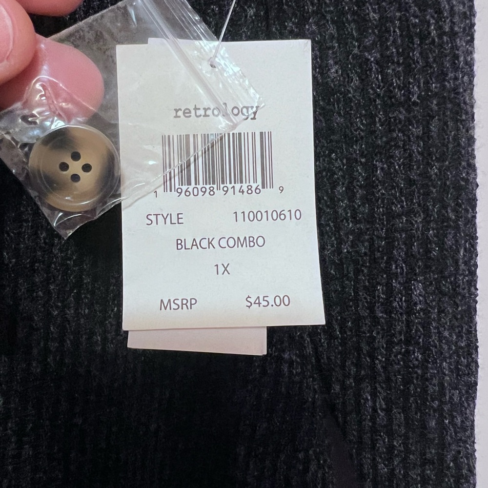 NEW Retrology Black Combo Sweater 1X - Picture 2 of 6